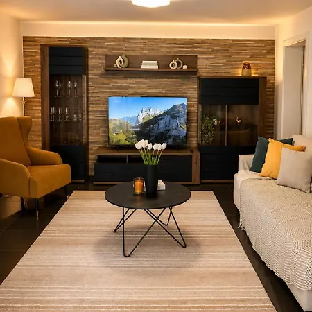 Stylish 1 Bedroom Near Iulius Town شقة تيميشورا